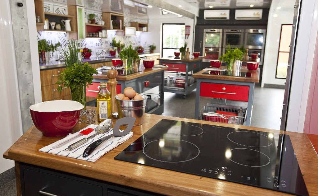 Jamie Oliver’s Mobile Kitchen will visit Maryborough to teach Fraser Coast families how to cook simple, healthy and tasty meals using fresh ingredients. Jamie Oliver’s Mobile Kitchen will visit Maryborough to teach Fraser Coast families how to cook simple, healthy and tasty meals using fresh ingredients.